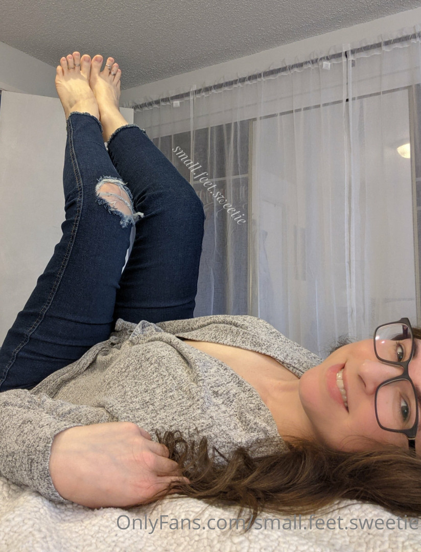 Photo by small.feet.sweetie published on May 17,2023 22:10:23 - BestThots