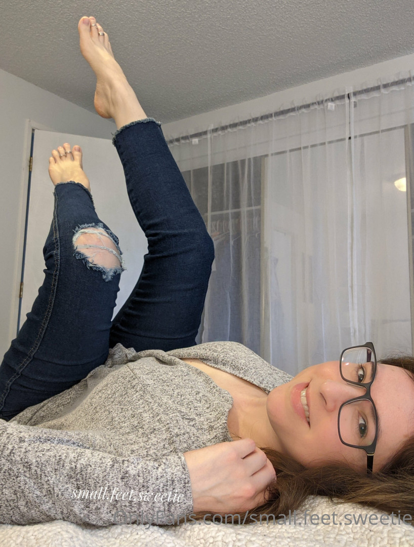 Photo by small.feet.sweetie published on May 17,2023 22:11:06 - BestThots