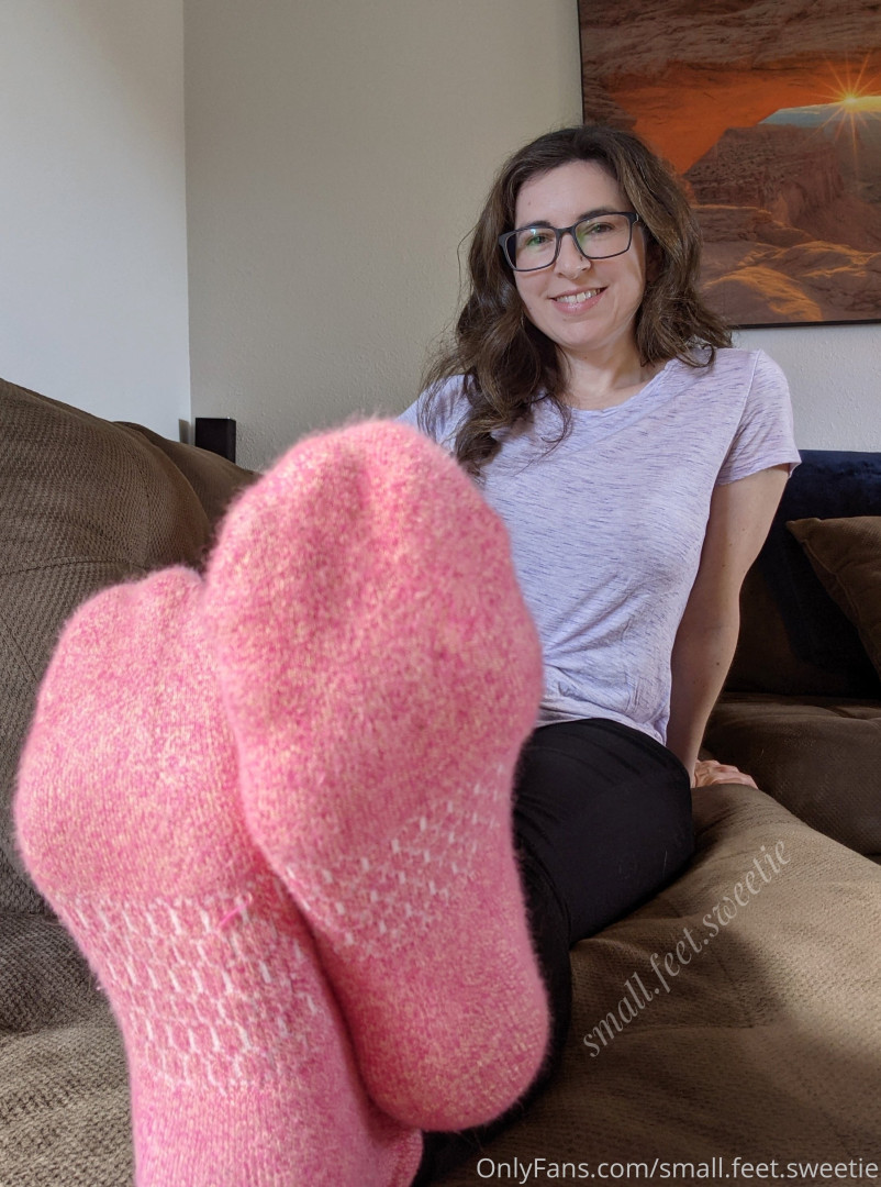 Photo by small.feet.sweetie published on May 17,2023 22:11:38 - BestThots