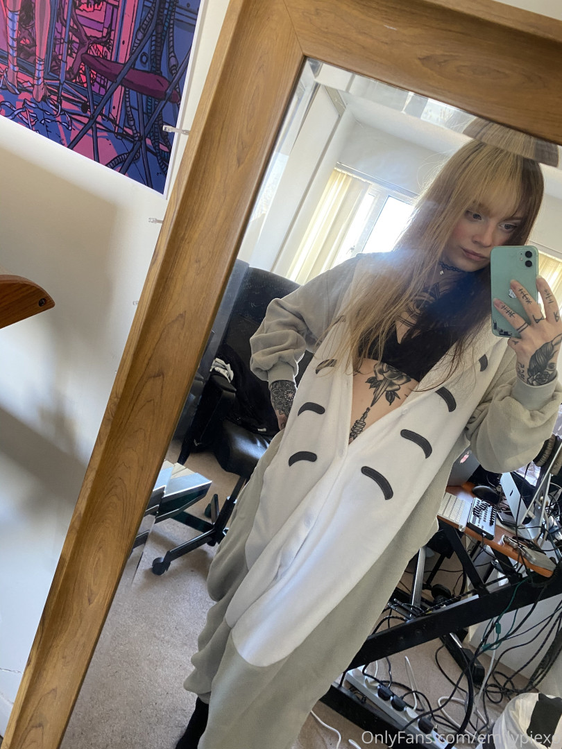 Photo by emilypiexo published on August 31,2023 21:48:07 - BestThots