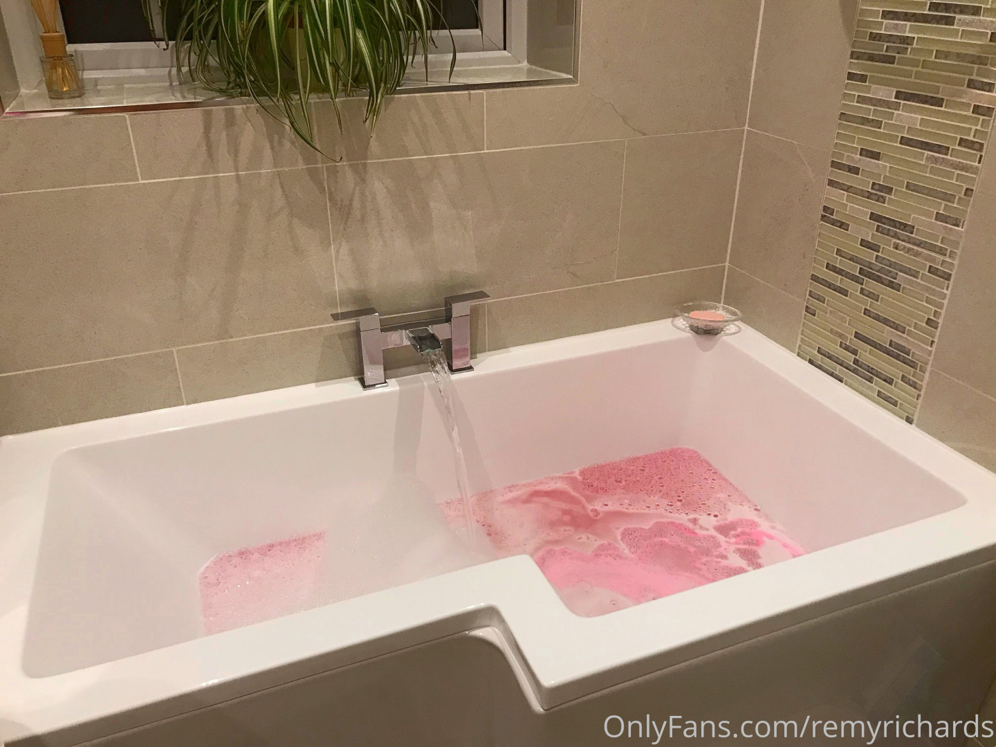 Photo by remyrichards published on August 16,2023 18:49:17 - BestThots