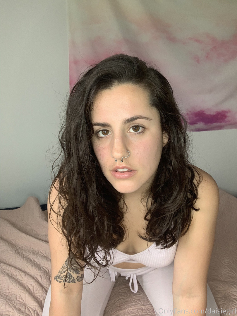 Photo by daisiegirl published on October 14,2023 21:03:35 - BestThots