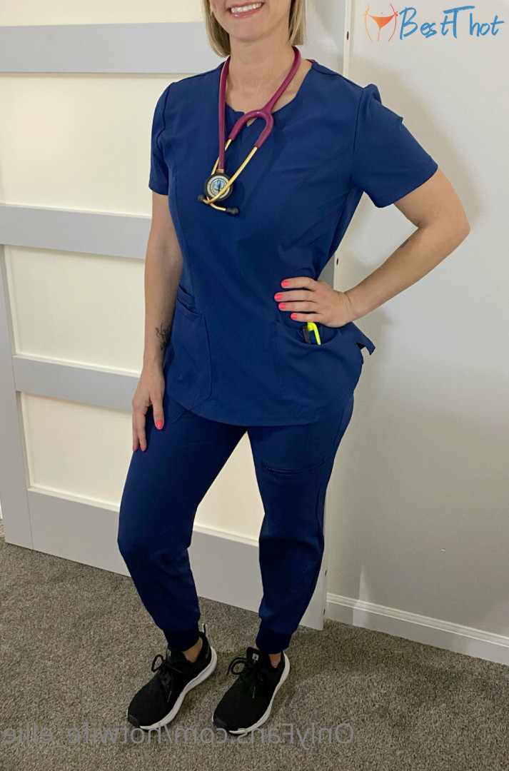 hotwife_ellie #9423410