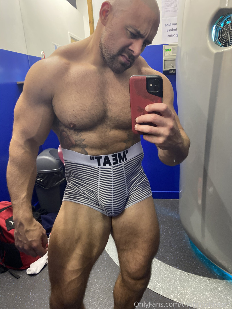 Photo by thebritishbear1 published on May 17,2023 03:32:53 - BestThots