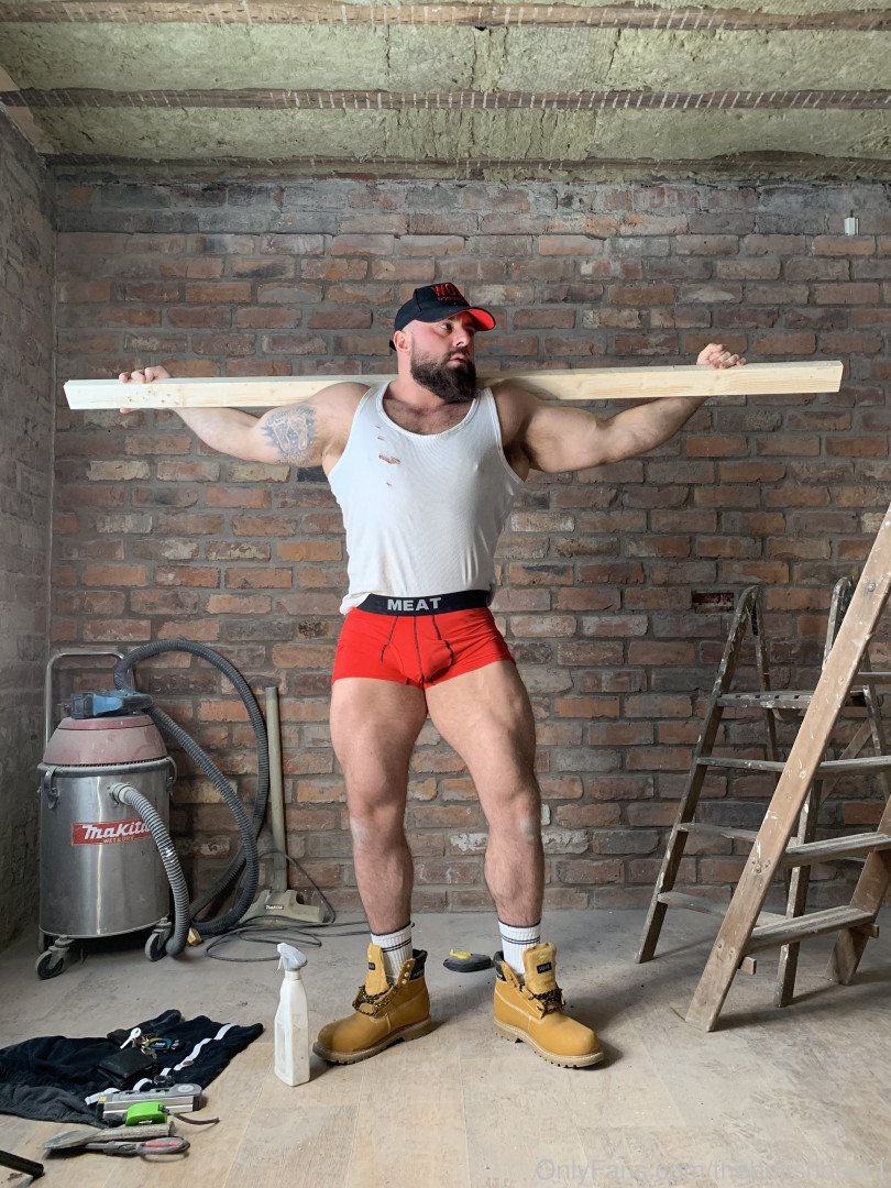 Photo by thebritishbear1 published on May 17,2023 03:34:26 - BestThots