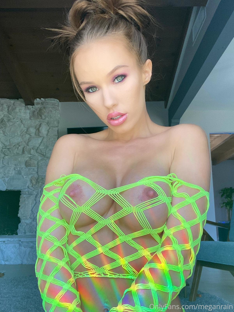 Photo by meganrain published on October 17,2023 05:41:18 - BestThots