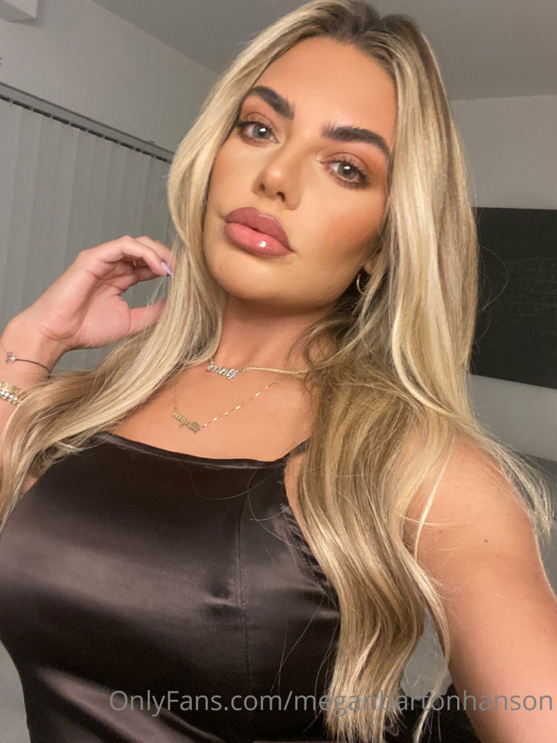 Photo by meganbartonhanson published on October 16,2023 18:04:58 - BestThots