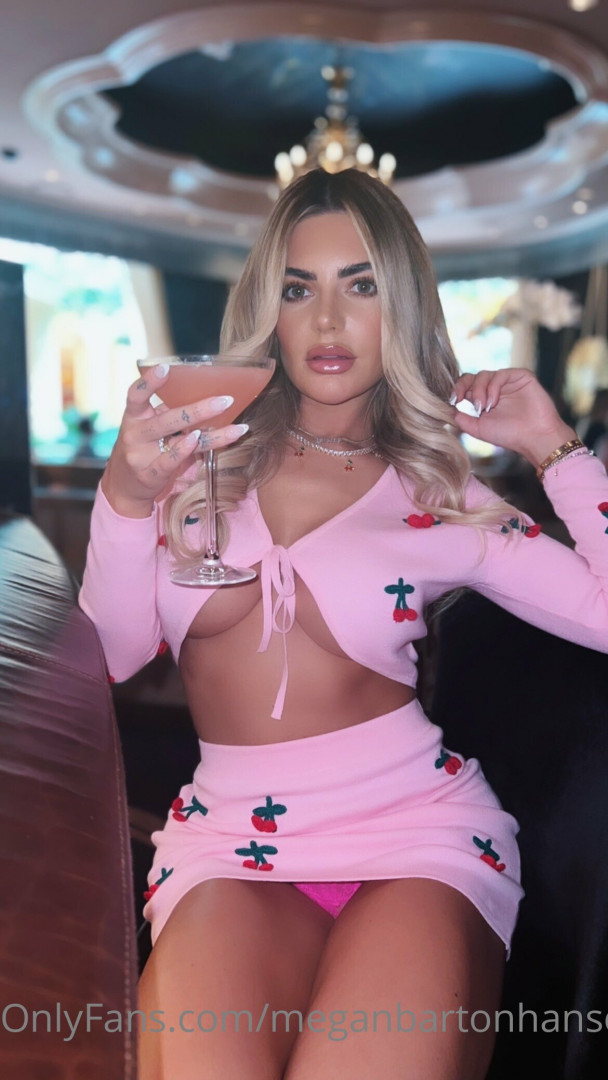 Photo by meganbartonhanson published on October 16,2023 18:20:19 - BestThots