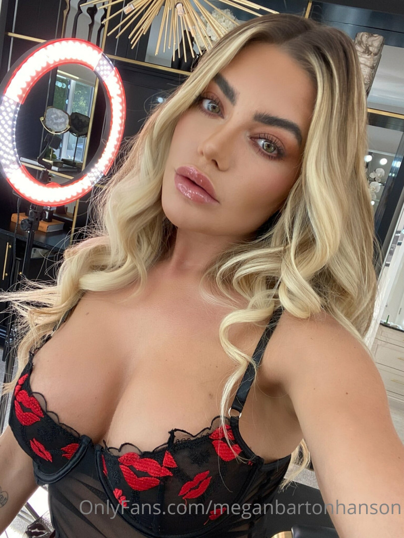 Photo by meganbartonhanson published on October 16,2023 18:30:58 - BestThots