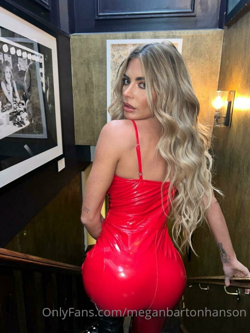 Photo by meganbartonhanson published on October 16,2023 18:33:14 - BestThots