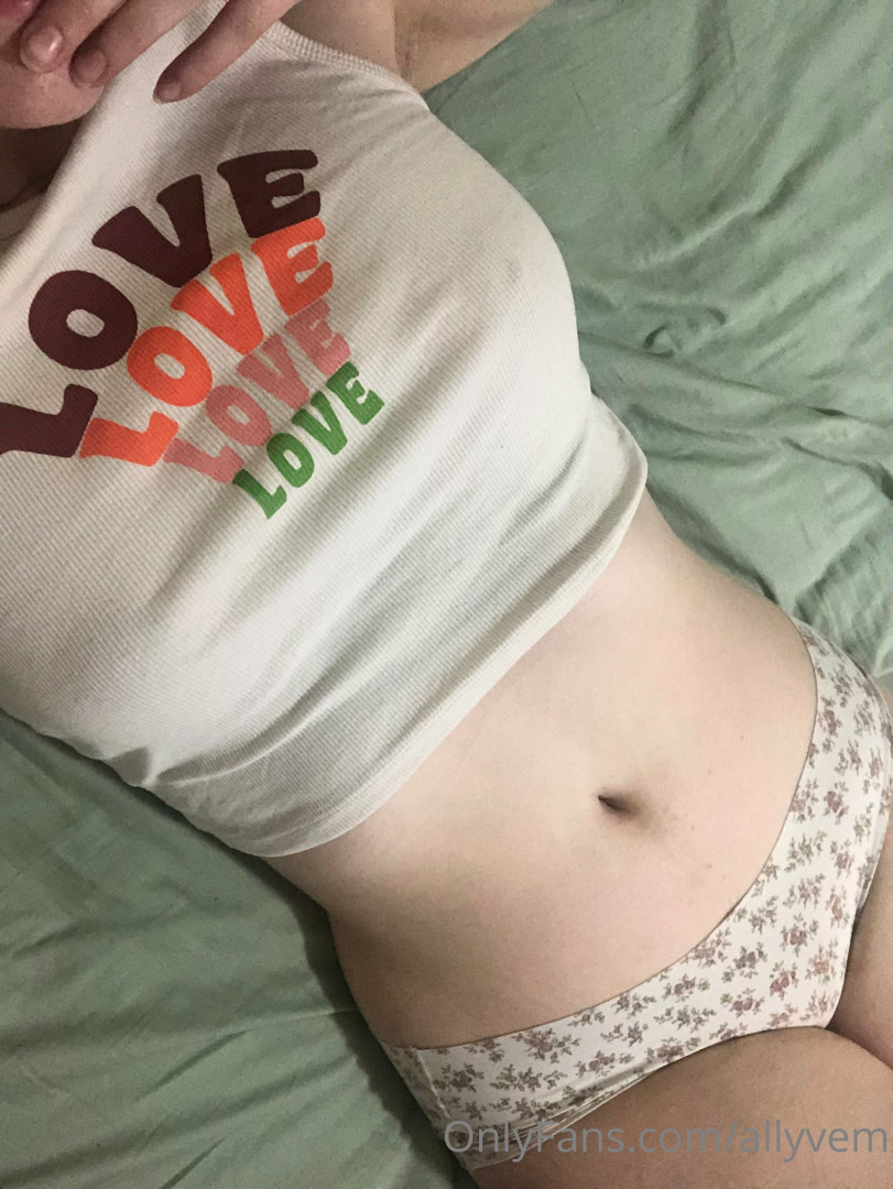 Photo by allyvem published on November 19,2023 21:20:10 - BestThots