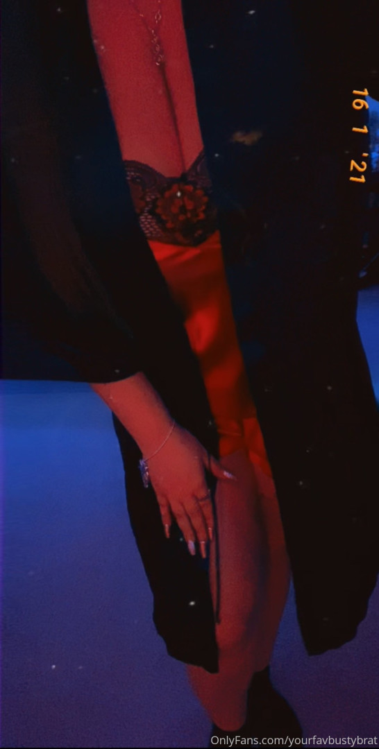 Photo by yourfavbustybrat published on May 15,2023 19:00:50 - BestThots