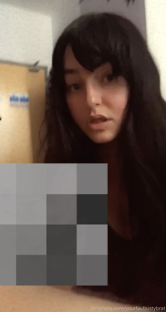 Photo by yourfavbustybrat published on May 15,2023 19:00:56 - BestThots