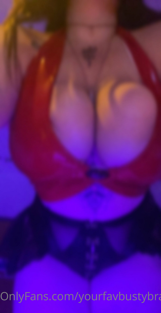 Photo by yourfavbustybrat published on May 15,2023 19:01:01 - BestThots