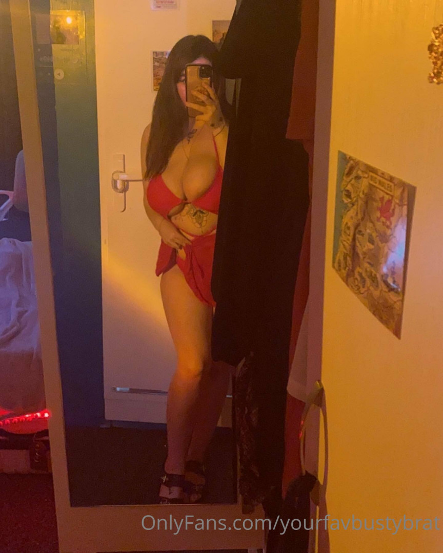 Photo by yourfavbustybrat published on May 15,2023 19:01:12 - BestThots