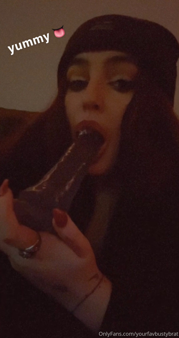 Photo by yourfavbustybrat published on May 15,2023 19:01:19 - BestThots