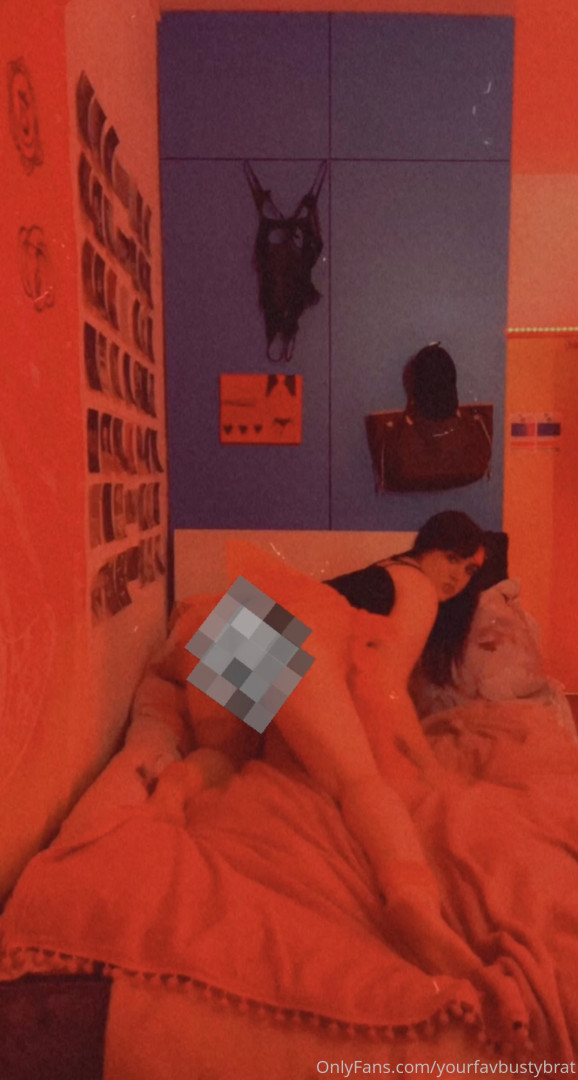 Photo by yourfavbustybrat published on May 15,2023 19:01:26 - BestThots