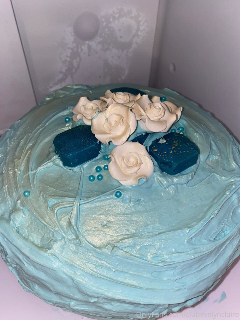 Photo by clubevelynclaire published on July 31,2023 12:02:18 - BestThots