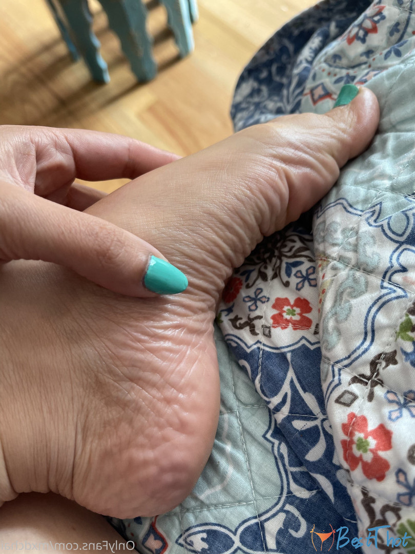 Photo by mxdchai published on December 18,2024 05:07:04 - BestThots