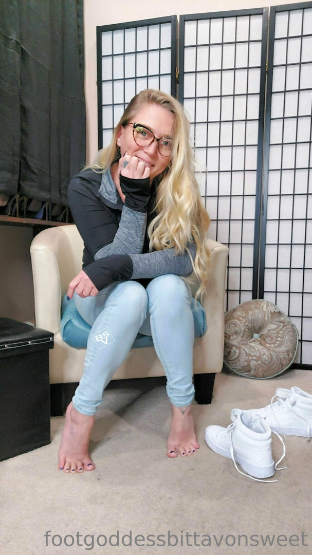 Photo by footgoddessbittavonsweet published on July 13,2023 07:43:15 - BestThots