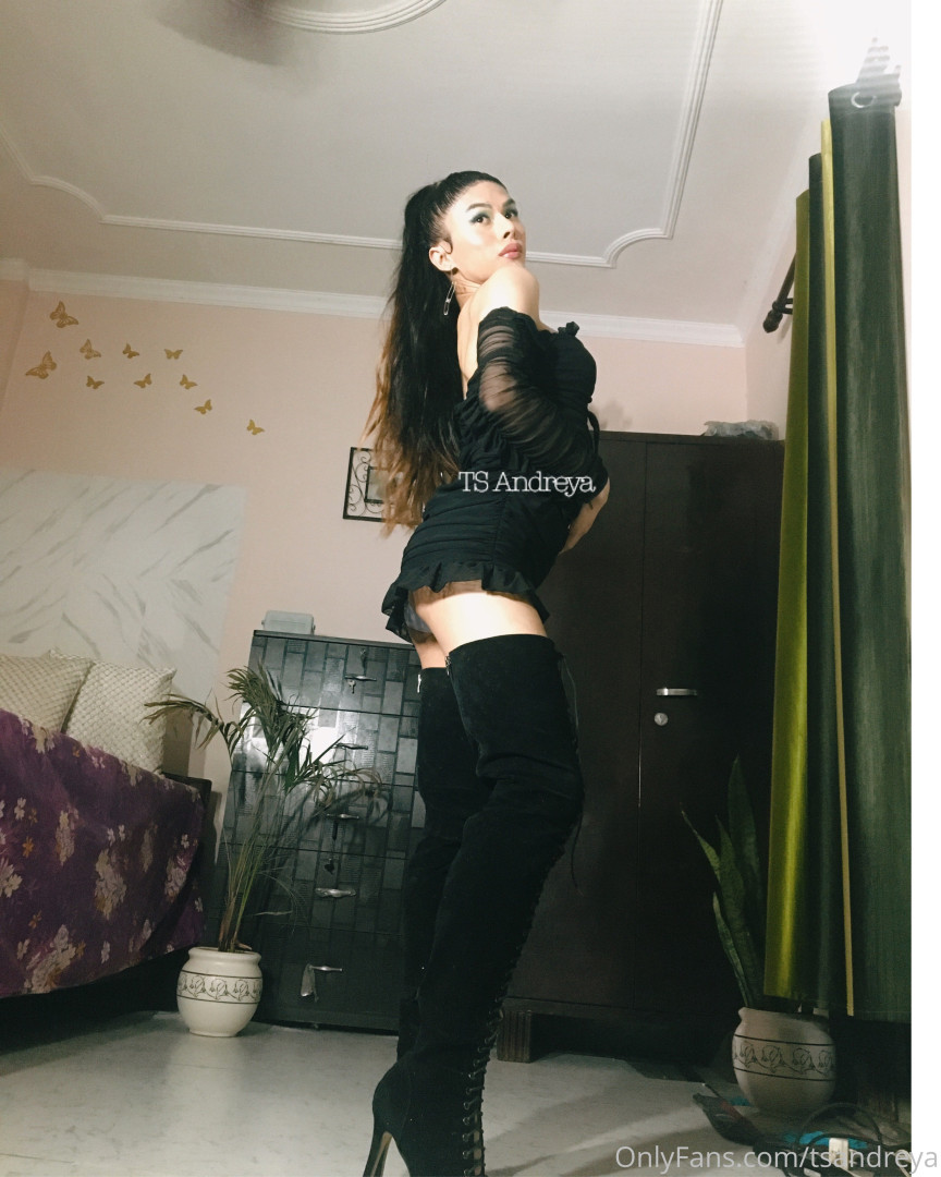 Photo by tssabrinaanndrey published on October 14,2023 22:10:42 - BestThots