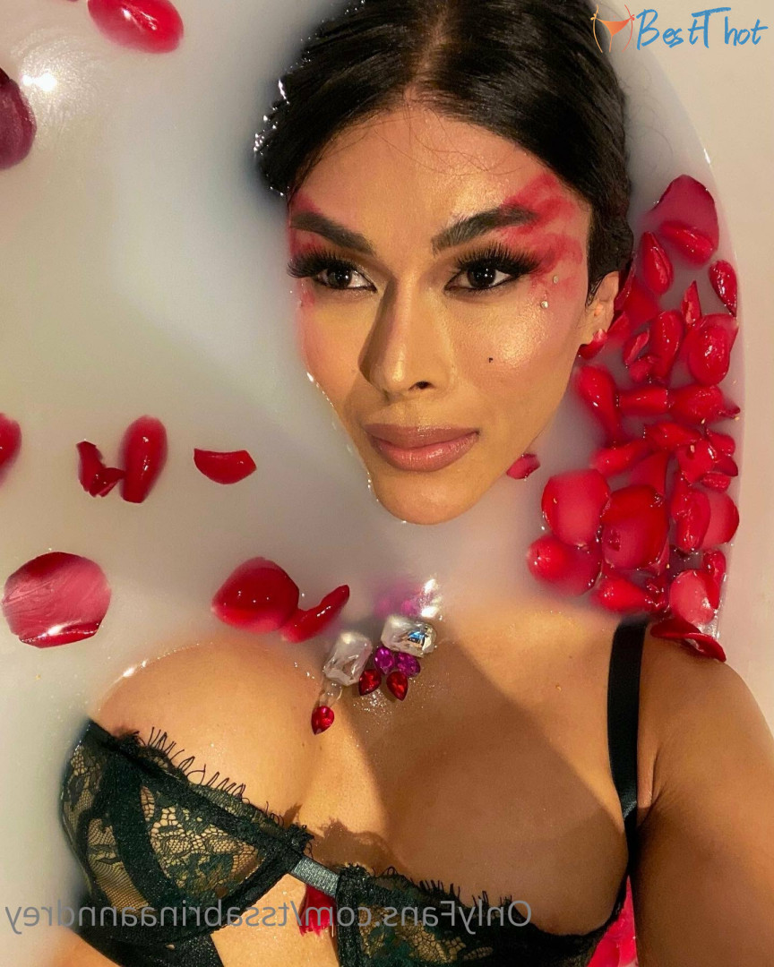 Photo by tssabrinaanndrey published on December 22,2024 21:08:50 - BestThots