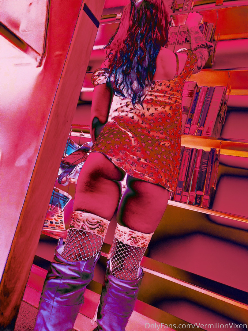 Photo by vermilionvixen published on October 16,2023 20:38:46 - BestThots