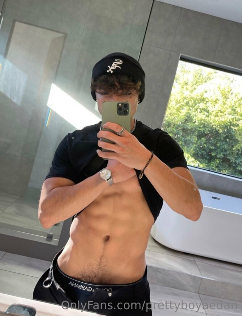 Photo by prettyboyaedan published on July 5,2023 15:13:42 - BestThots