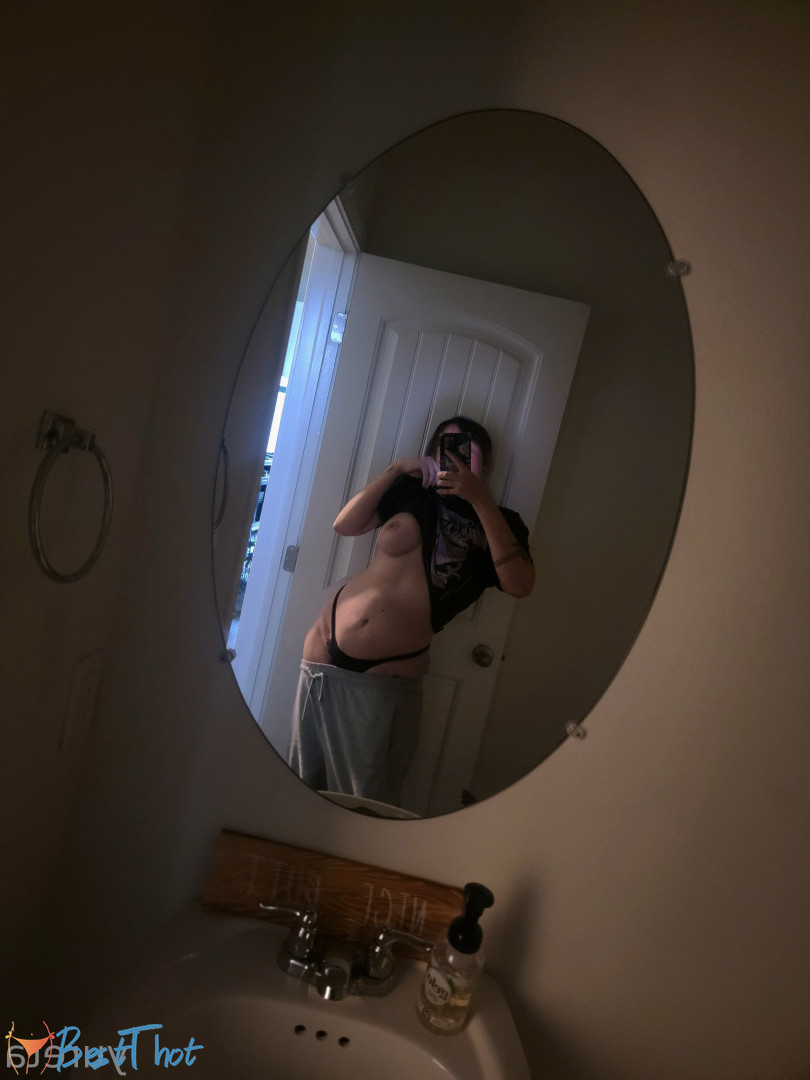 Photo by yureta published on December 14,2024 12:05:59 - BestThots