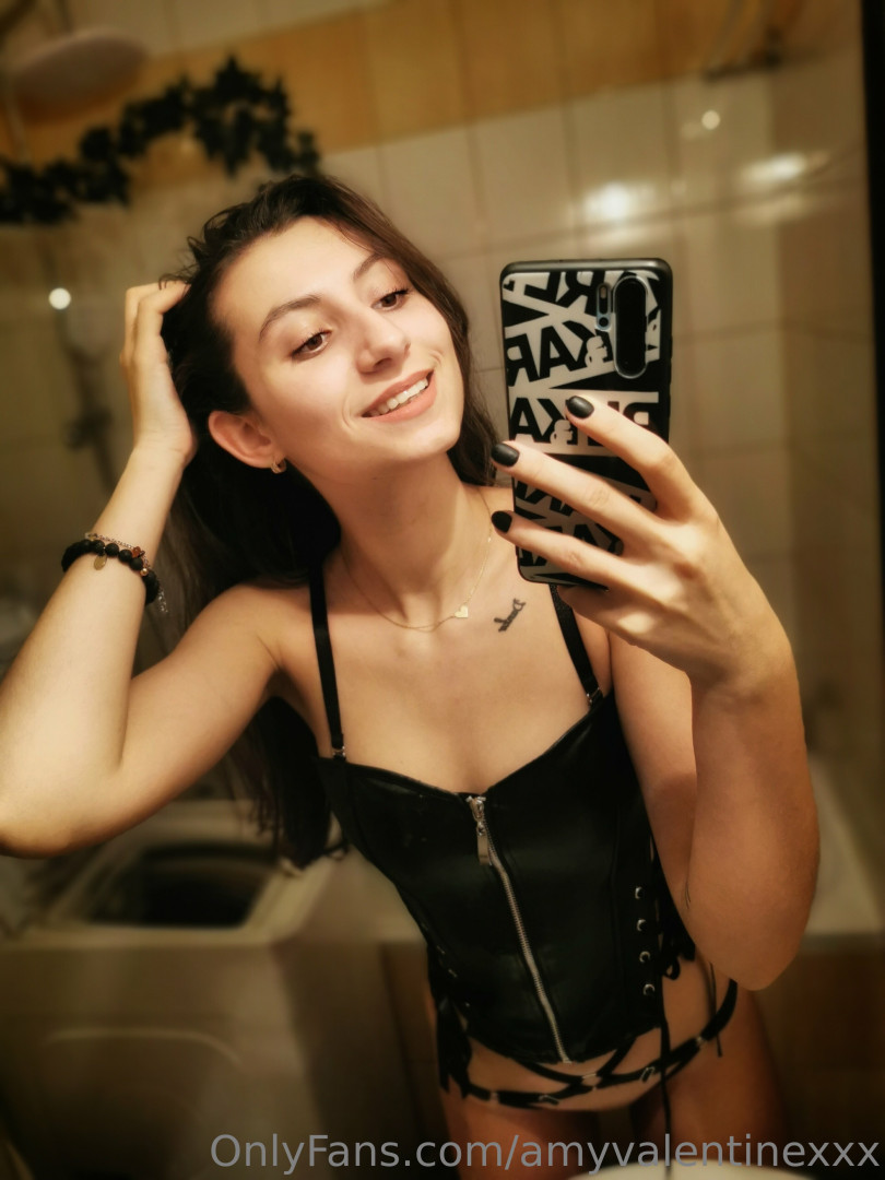 Photo by amyvalentinexxx published on November 21,2023 05:45:42 - BestThots