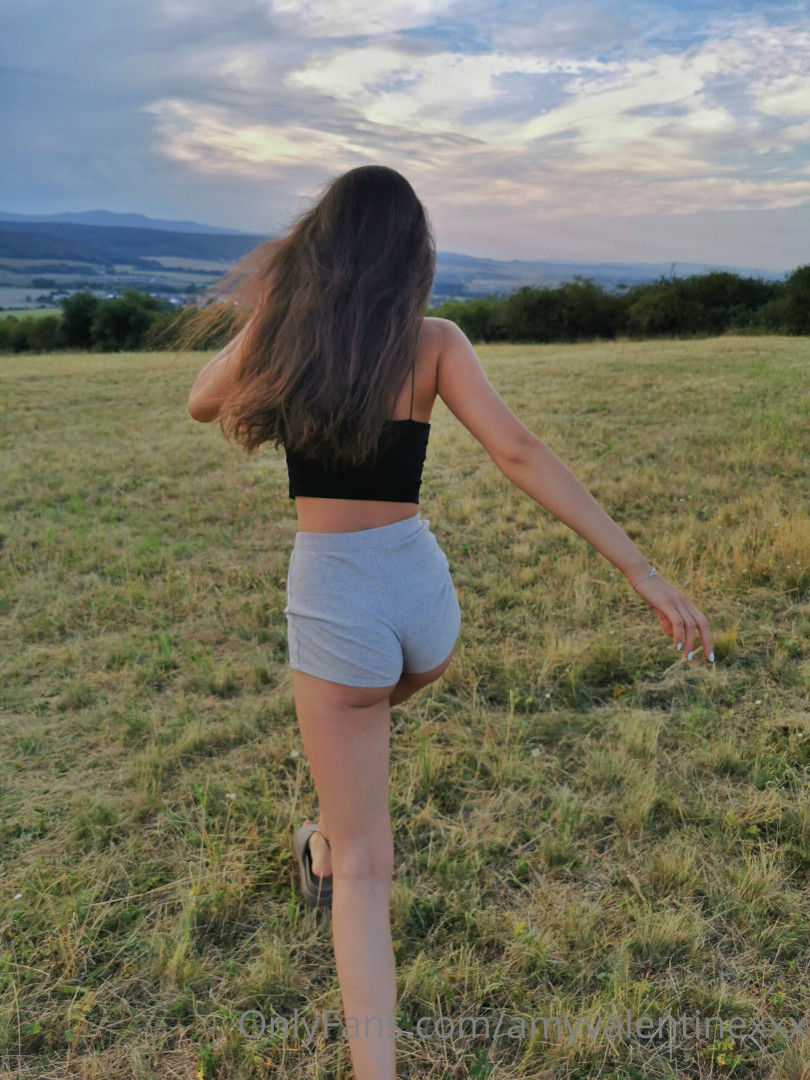 Photo by amyvalentinexxx published on November 21,2023 05:45:45 - BestThots
