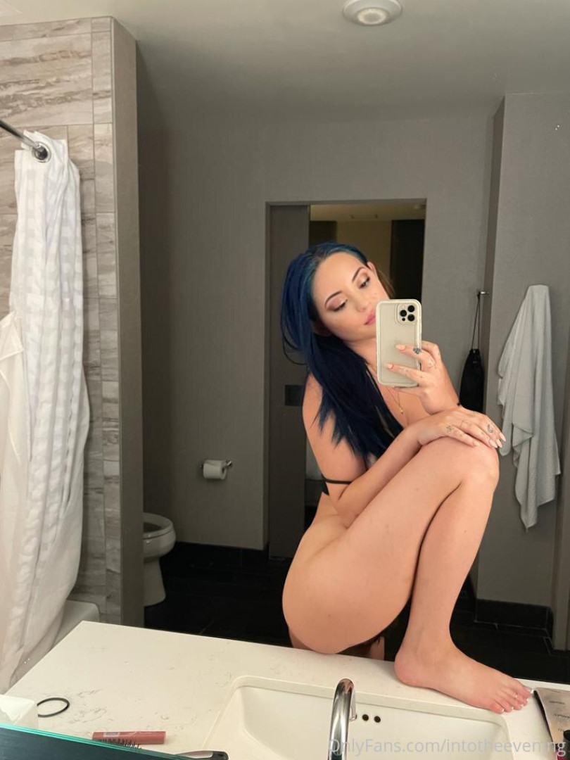 Photo by evemarlowe published on October 16,2023 15:35:05 - BestThots