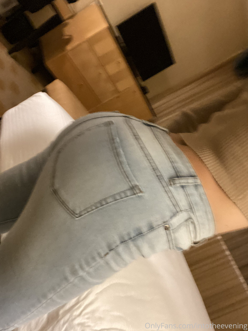 Photo by evemarlowe published on October 16,2023 19:11:57 - BestThots