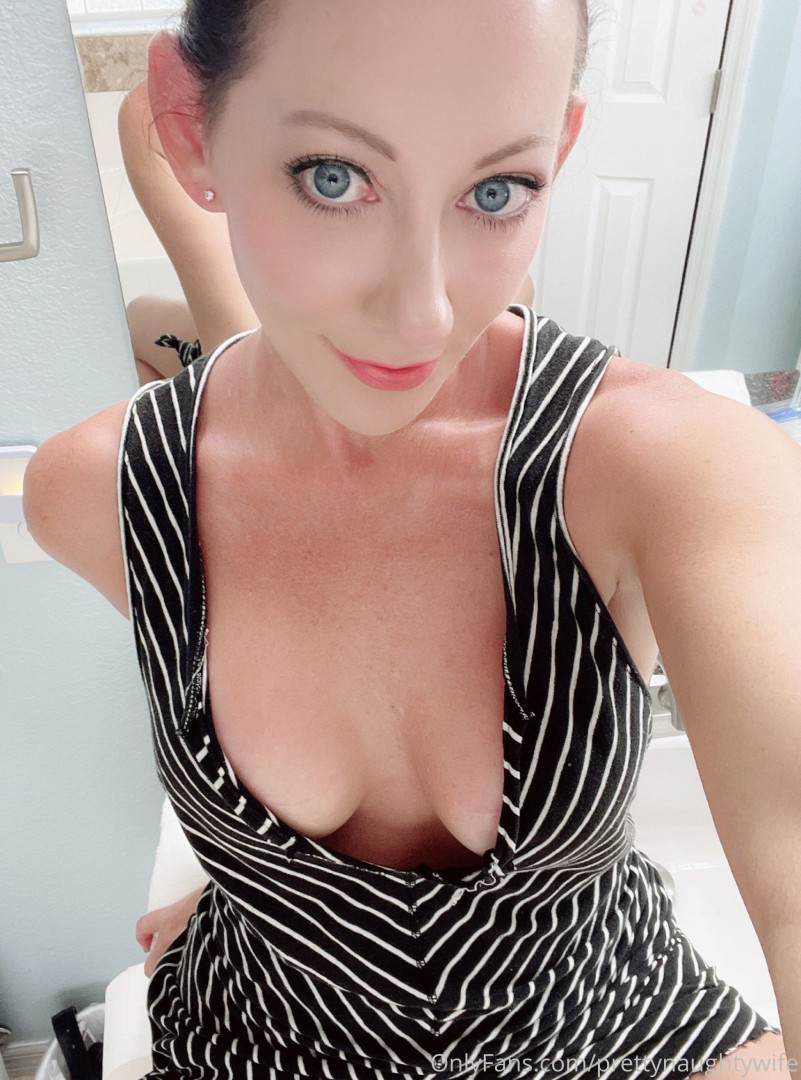 Photo by prettynaughtywife published on October 12,2023 20:00:53 - BestThots