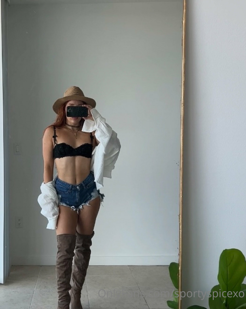 Photo by sportyspicexo published on October 16,2023 14:44:14 - BestThots