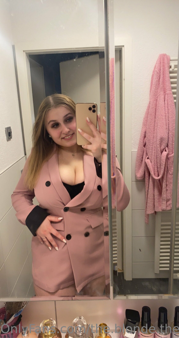 Photo by the.blonde.the.brunette published on October 11,2023 02:22:30 - BestThots