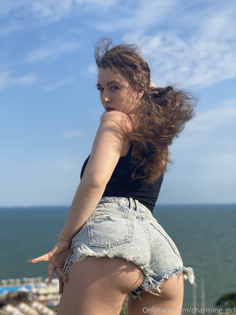 Photo by charming_girl published on September 1,2023 06:21:36 - BestThots