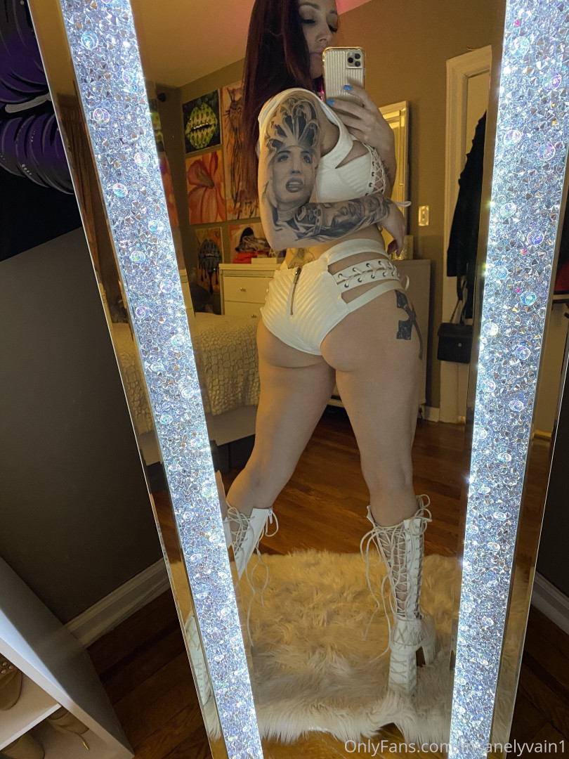 Photo by moneybirdette published on October 16,2023 21:16:23 - BestThots