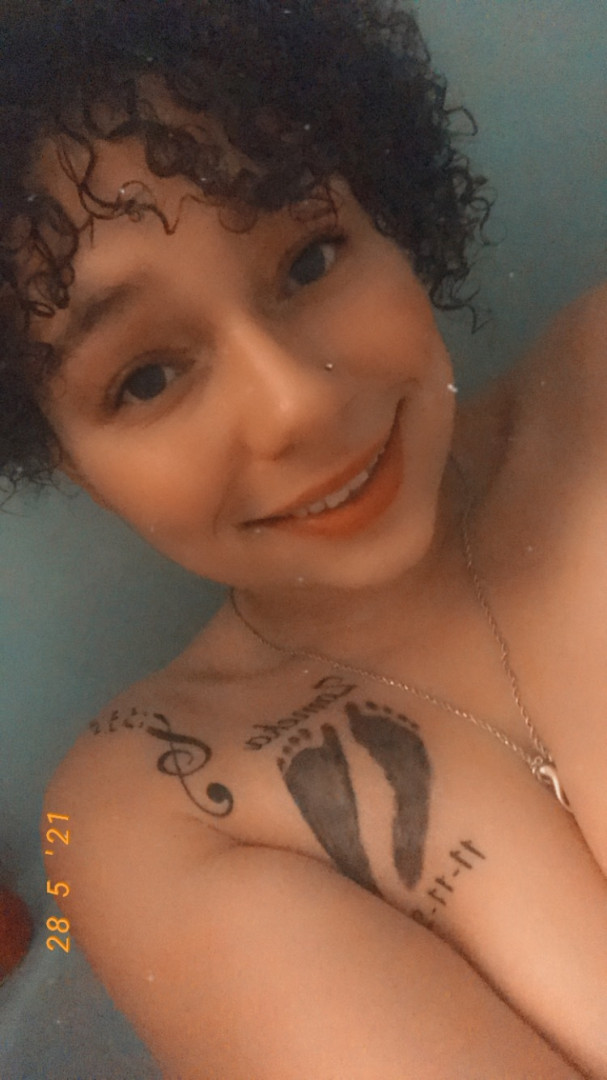 Photo by lilbootycutie42069 published on June 7,2023 22:10:31 - BestThots