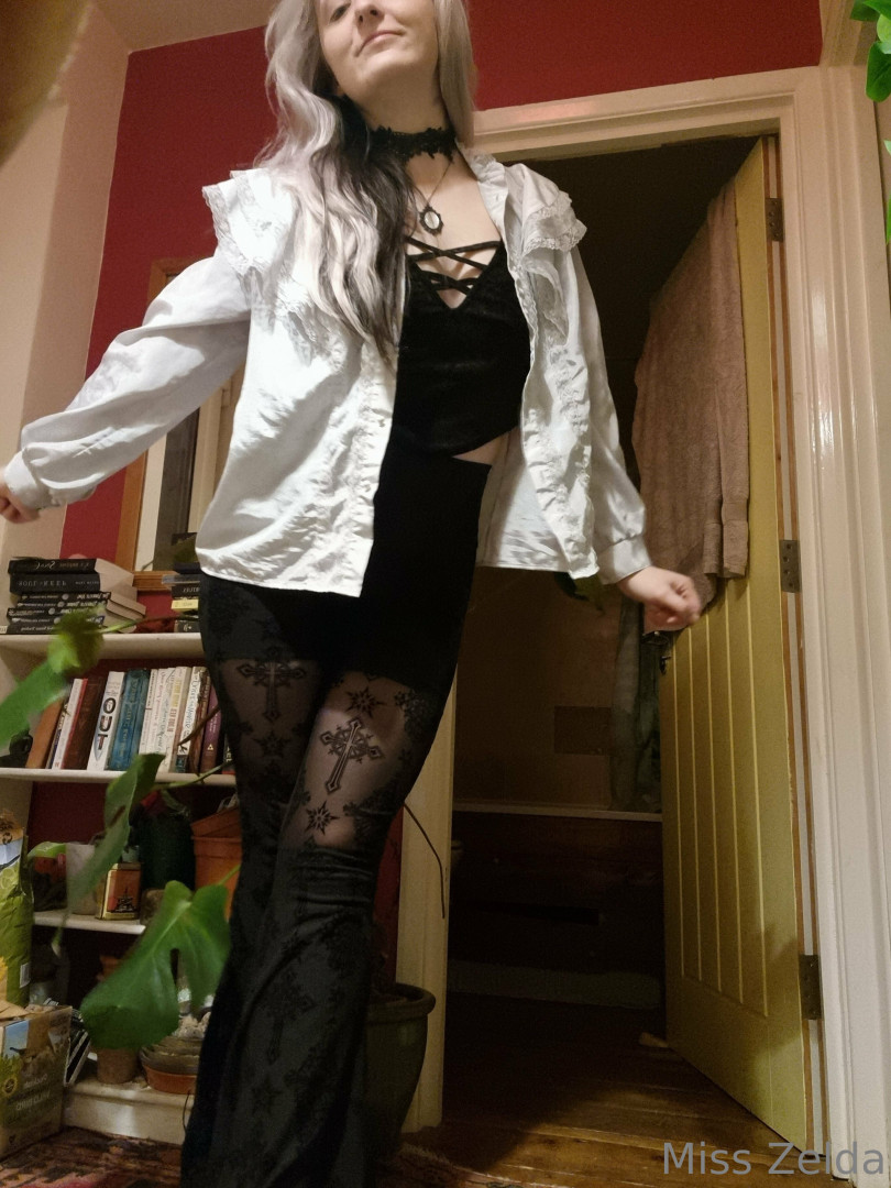 Photo by pantieprincess23 published on August 18,2023 05:59:52 - BestThots