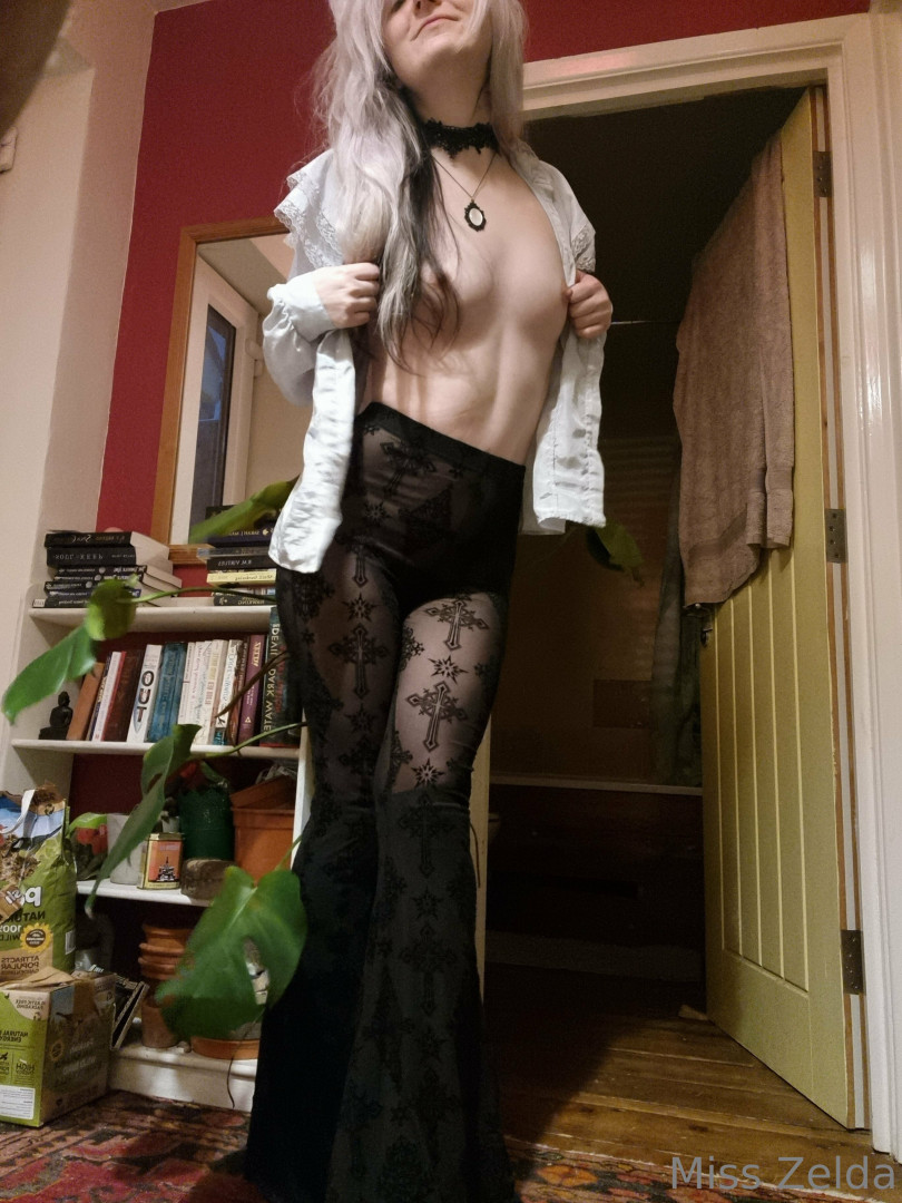 Photo by pantieprincess23 published on August 18,2023 06:01:28 - BestThots