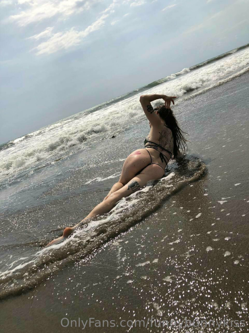 Photo by funnybunnykiss published on June 2,2023 12:08:39 - BestThots