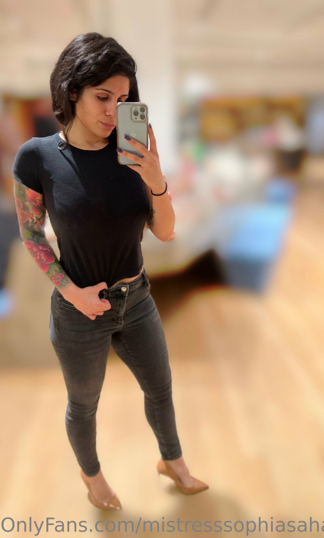 Photo by mistresssophiasahara published on July 7,2023 05:35:56 - BestThots