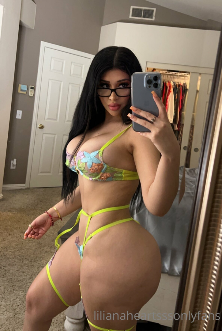 Photo by lilianaheartsss published on August 26,2023 22:22:07 - BestThots