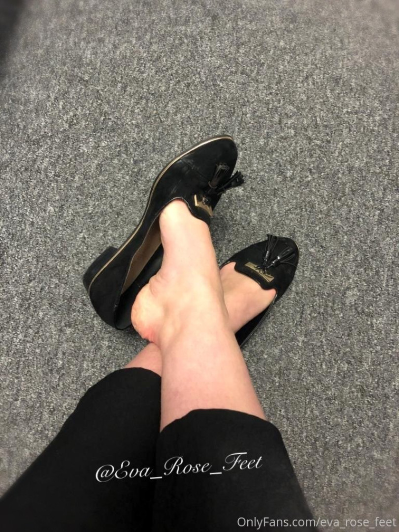 Photo by eva_rose_feet published on January 14,2024 20:35:21 - BestThots