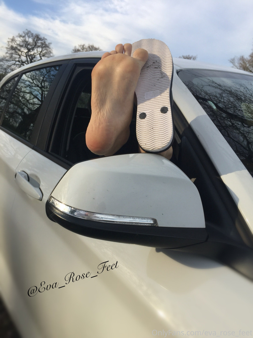 Photo by eva_rose_feet published on January 14,2024 20:35:25 - BestThots