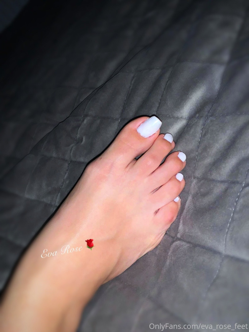 Photo by eva_rose_feet published on January 14,2024 20:35:30 - BestThots