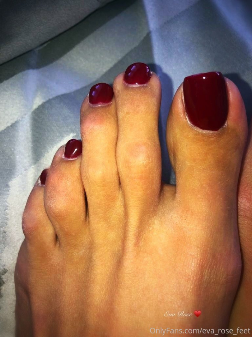 Photo by eva_rose_feet published on January 14,2024 20:35:37 - BestThots