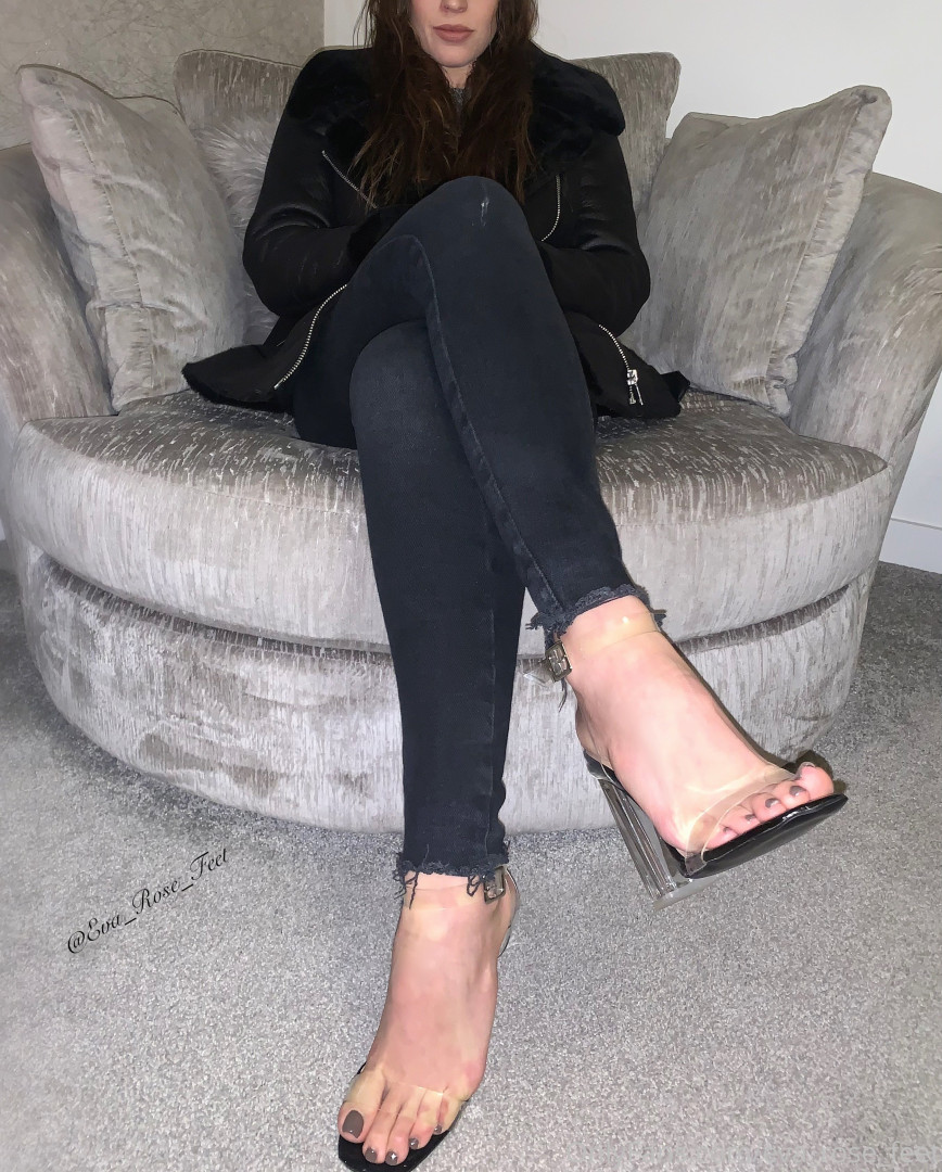 Photo by eva_rose_feet published on January 14,2024 20:35:48 - BestThots
