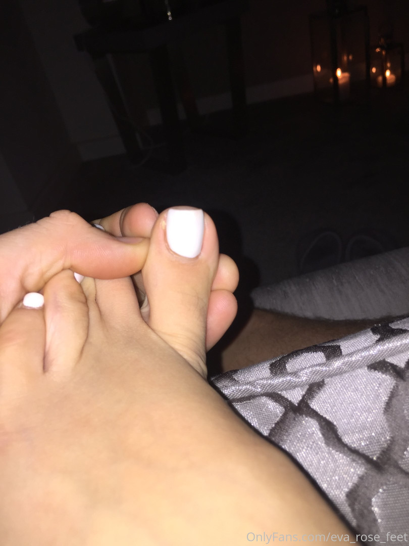 Photo by eva_rose_feet published on January 14,2024 20:35:51 - BestThots